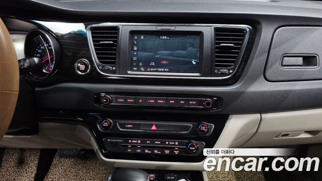Kia Canival 2019 — photo 20