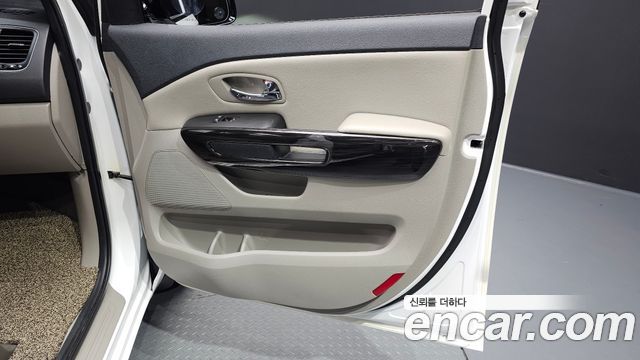 Kia Canival 2019 — photo 14