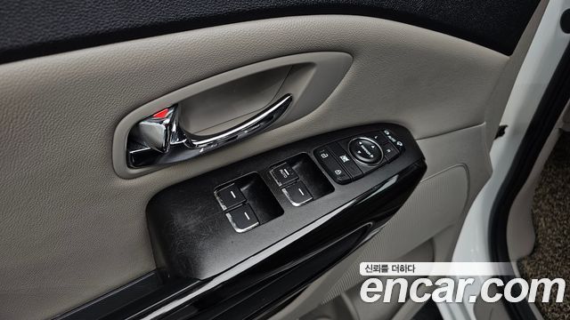 Kia Canival 2019 — photo 27