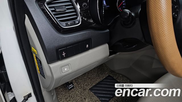Kia Canival 2019 — photo 28