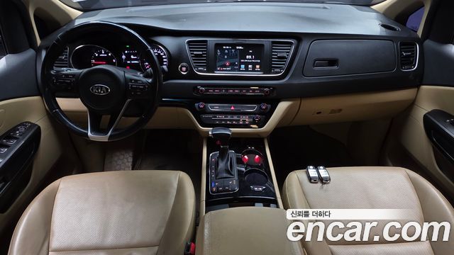 Kia Canival 2018 — photo 7