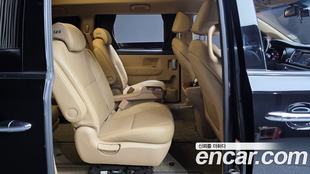 Kia Canival 2018 — photo 12