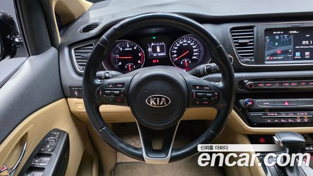 Kia Canival 2018 — photo 13