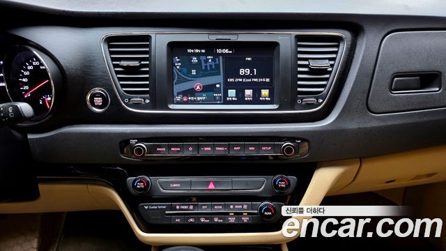 Kia Canival 2018 — photo 14