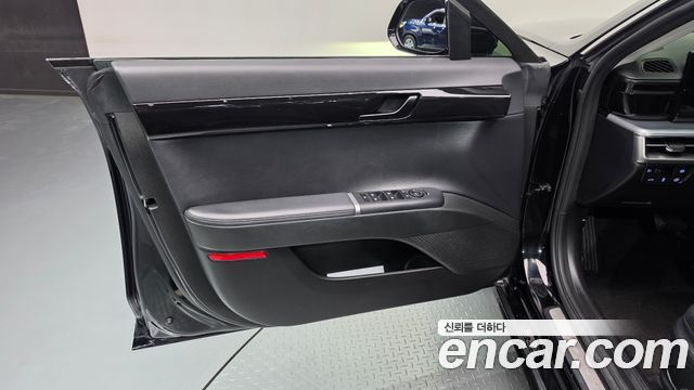 Hyundai Grandeur 2023 — photo 14