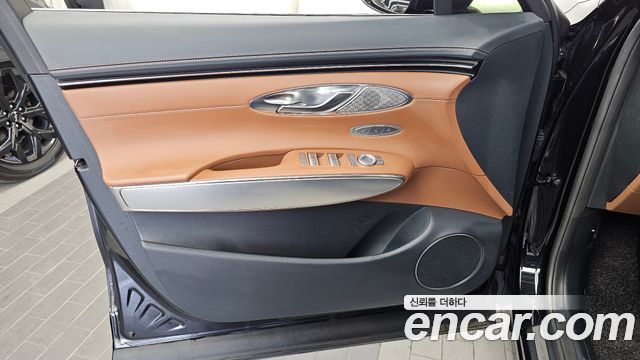 Genesis GV70 2021 — photo 14