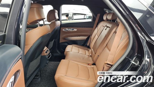 Genesis GV70 2021 — photo 16