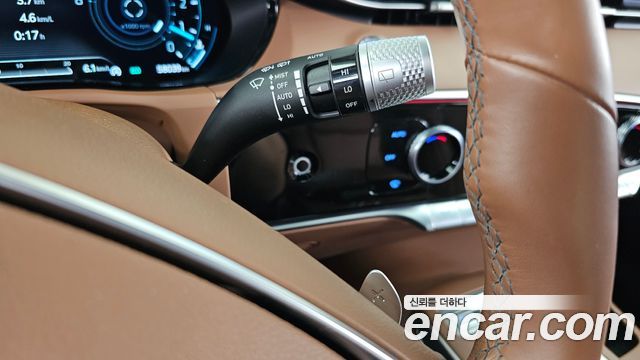 Genesis GV70 2021 — photo 27