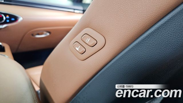Genesis GV70 2021 — photo 28
