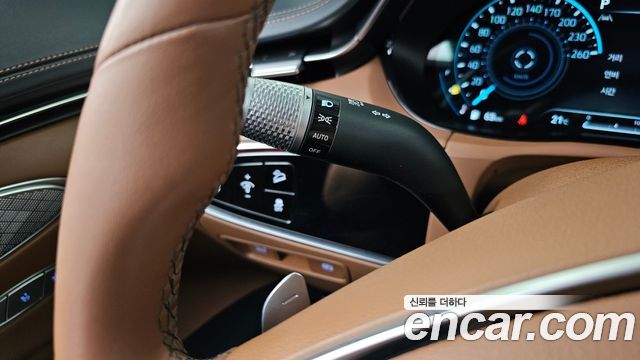 Genesis GV70 2021 — photo 29