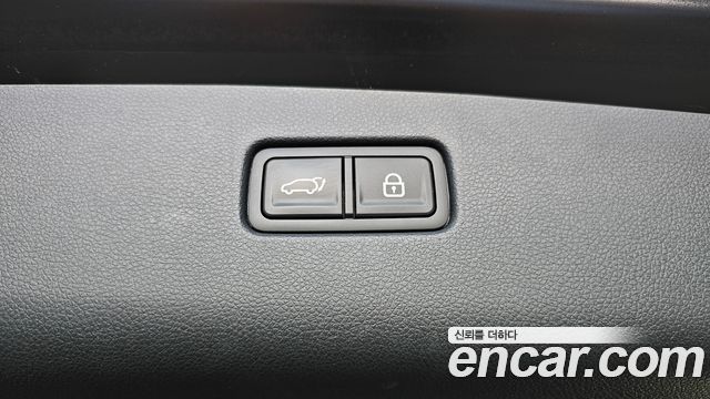 Genesis GV70 2021 — photo 32