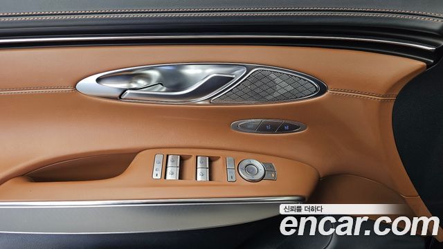 Genesis GV70 2021 — photo 34