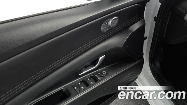 Hyundai AVANTE 2023 — photo 17