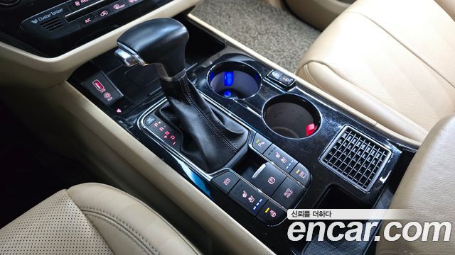 Kia Canival 2019 — photo 11