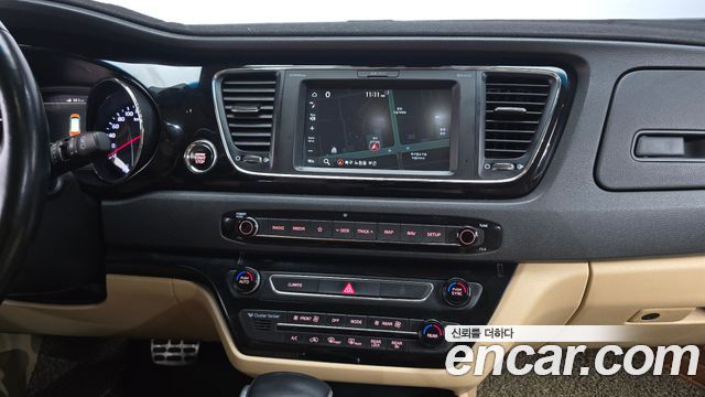 Kia Canival 2019 — photo 12