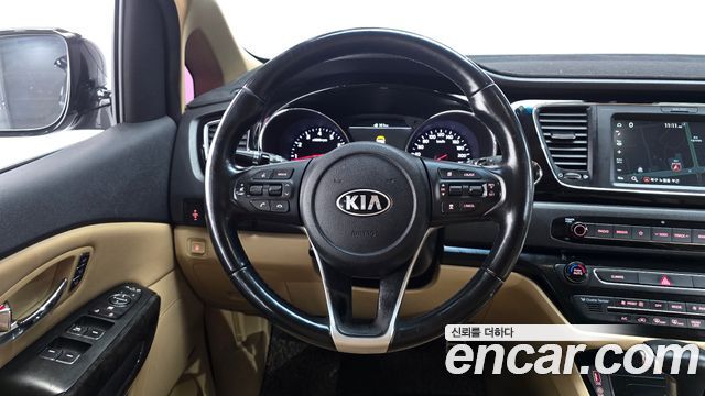 Kia Canival 2019 — photo 14