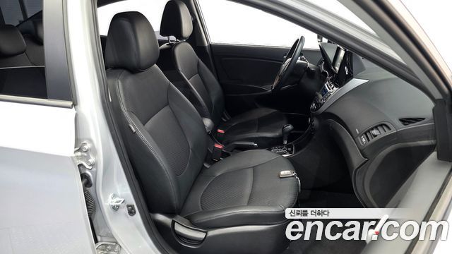 Hyundai Accent 2015 — photo 17