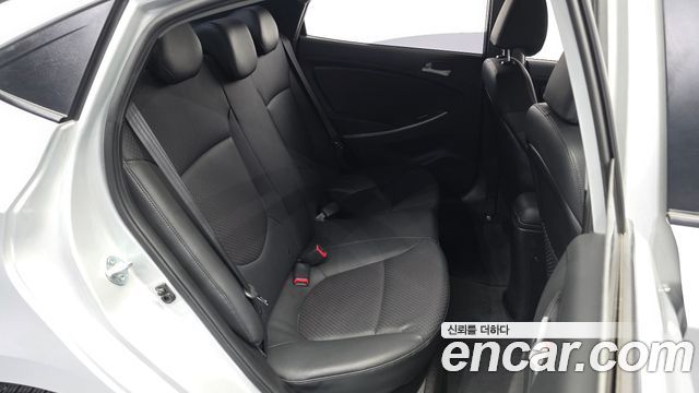 Hyundai Accent 2015 — photo 18