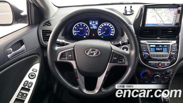 Hyundai Accent 2015 — photo 19