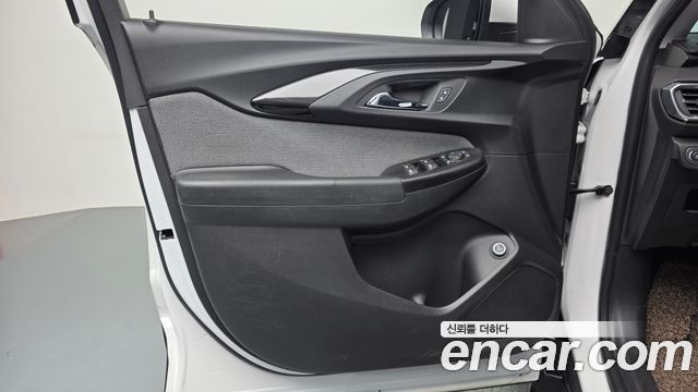 Chevrolet Korea Trailblazer 2022 — photo 14