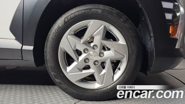 Hyundai Kona 2023 — photo 7