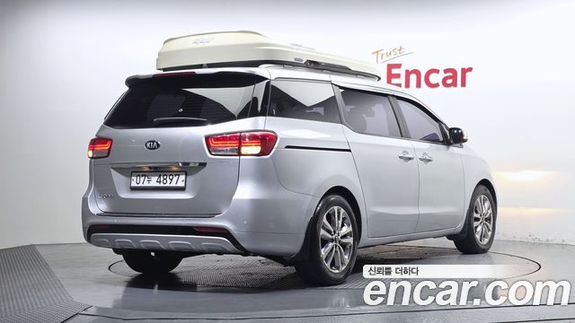 Kia Canival 2015 — photo 2