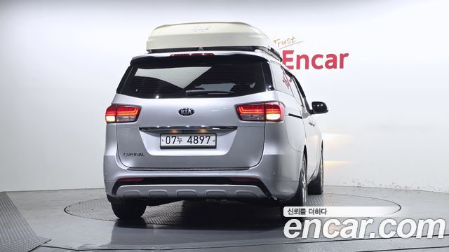 Kia Canival 2015 — photo 4