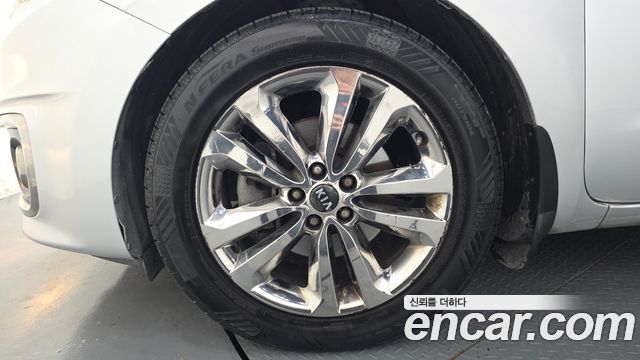 Kia Canival 2015 — photo 5