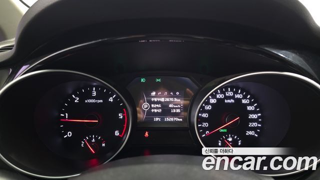 Kia Canival 2015 — photo 8