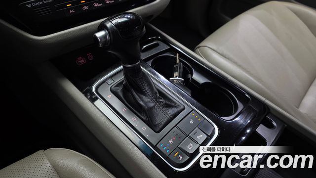 Kia Canival 2015 — photo 9