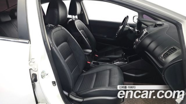 Kia K3 2017 — photo 17