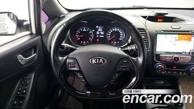 Kia K3 2017 — photo 19
