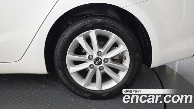 Kia K3 2017 — photo 7