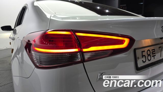 Kia K3 2017 — photo 9