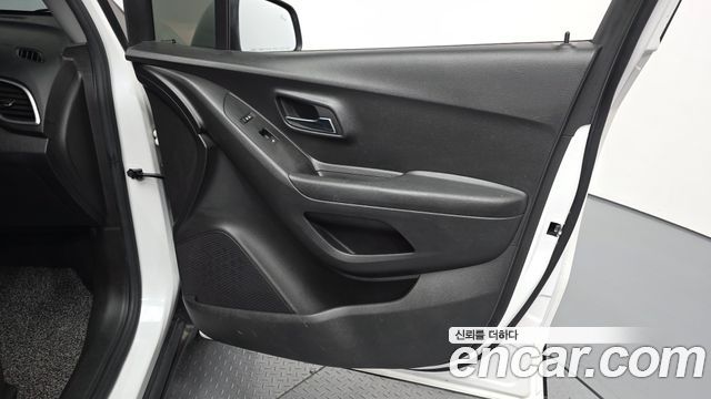Chevrolet Korea Trax 2022 — photo 14