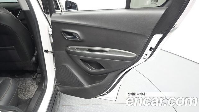 Chevrolet Korea Trax 2022 — photo 15
