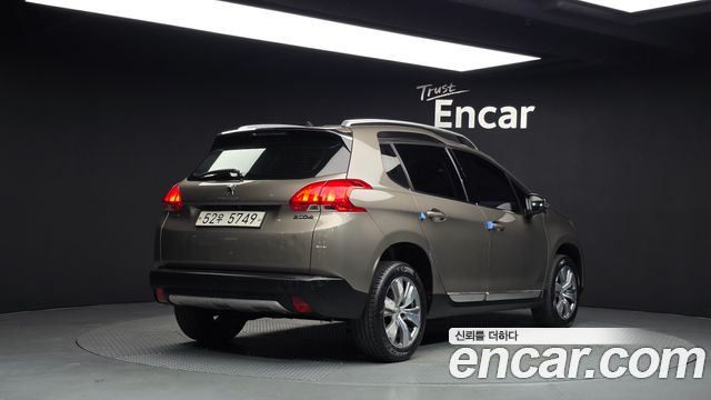 Peugeot 2008 2016 — photo 2