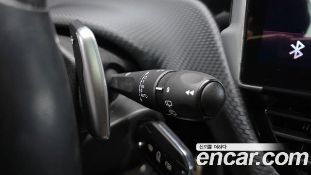 Peugeot 2008 2016 — photo 18
