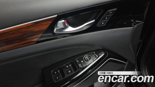 Kia K7 2017 — photo 17
