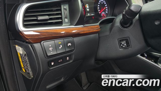 Kia K7 2017 — photo 18