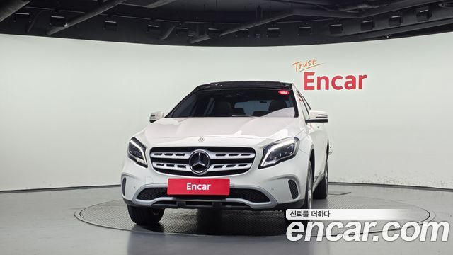 Mercedes-Benz GLA-Class 2018 — photo 3
