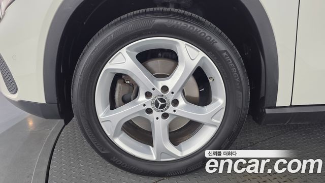 Mercedes-Benz GLA-Class 2018 — photo 5