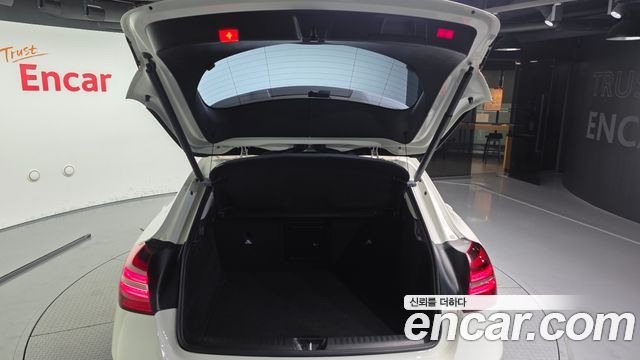 Mercedes-Benz GLA-Class 2018 — photo 26
