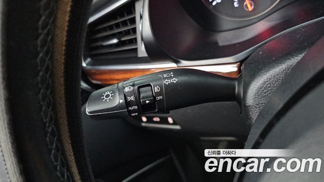 Kia K7 2016 — photo 25