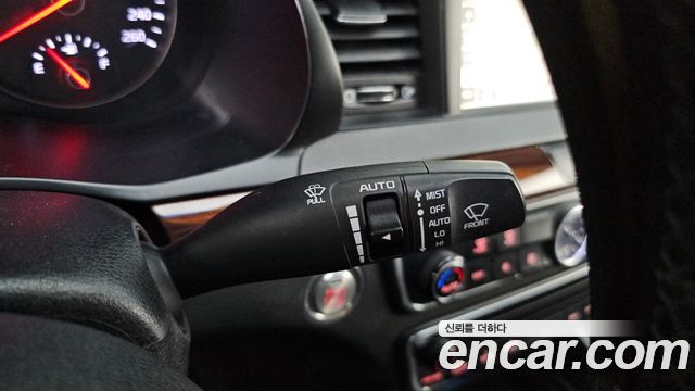 Kia K7 2016 — photo 26