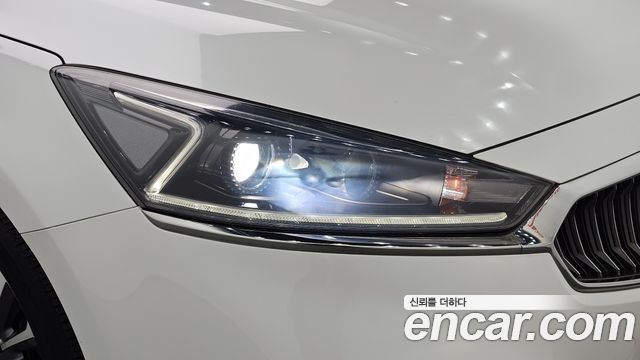 Kia K7 2016 — photo 8