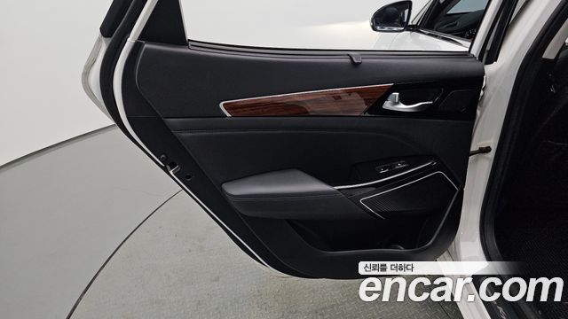 Kia K7 2016 — photo 15