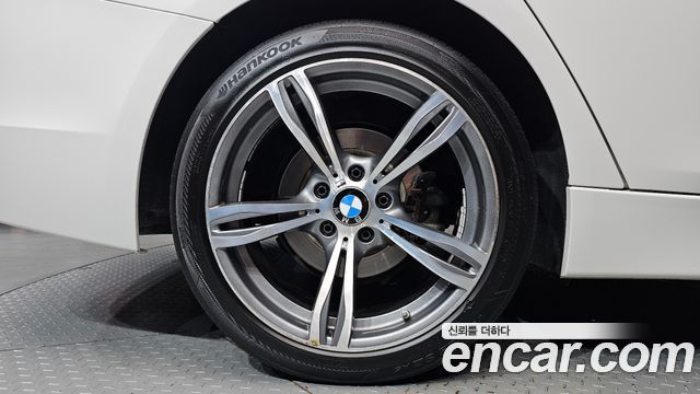 BMW 3-Series 2018 — photo 5