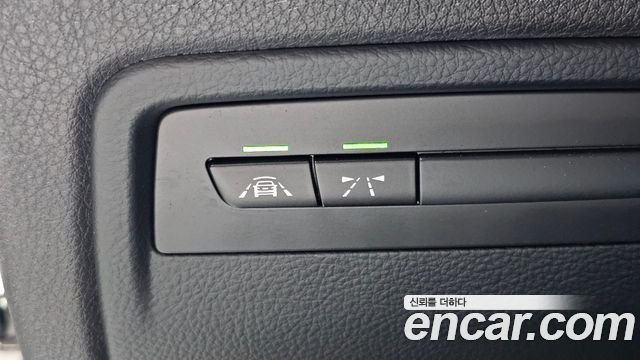 BMW 3-Series 2018 — photo 18