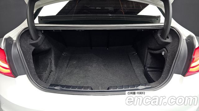 BMW 3-Series 2018 — photo 20